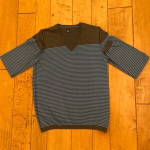 Gap Men's Striped V-Neck Sweater - Blue and Gray